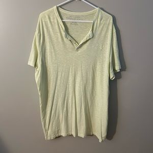 Like new men’s American eagle button-down V-neck T-shirt
